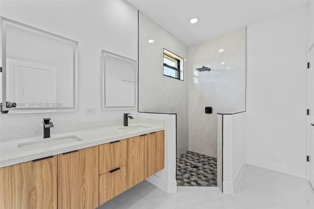 3601 28th St SW, Lehigh Acres, FL 33976