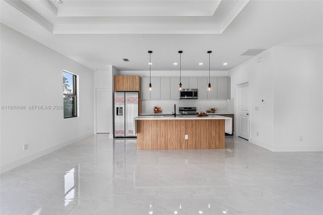 3601 28th St SW, Lehigh Acres, FL 33976