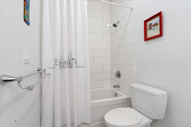 1515 N Mohawk Street 1, Chicago, IL 60610