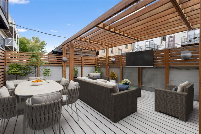 1515 N Mohawk Street 1, Chicago, IL 60610