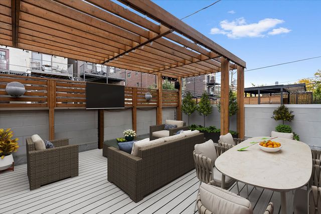 1515 N Mohawk Street 1, Chicago, IL 60610