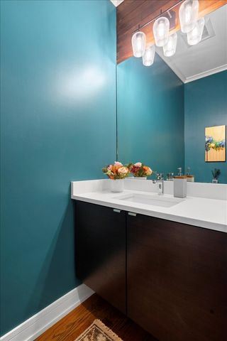 1515 N Mohawk Street 1, Chicago, IL 60610