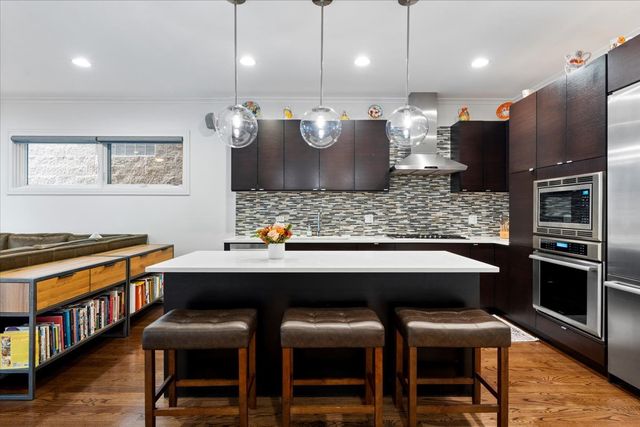 1515 N Mohawk Street 1, Chicago, IL 60610