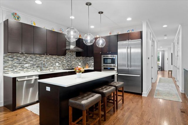 1515 N Mohawk Street 1, Chicago, IL 60610