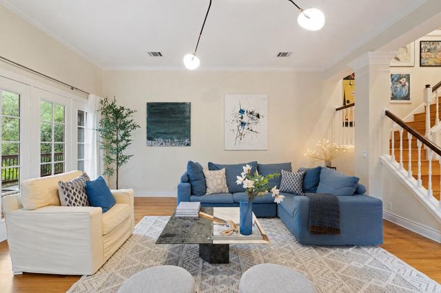 10038 Circleview DR, Austin, TX 78733