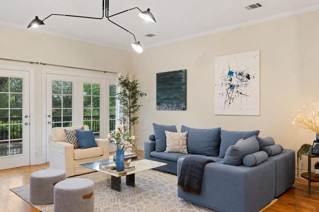 10038 Circleview DR, Austin, TX 78733