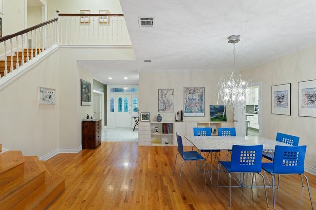 10038 Circleview DR, Austin, TX 78733