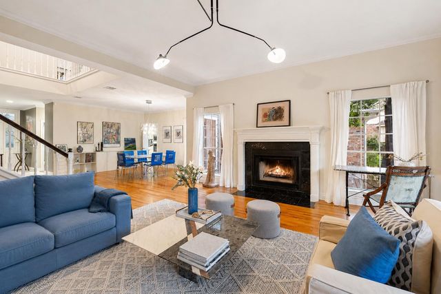 10038 Circleview DR, Austin, TX 78733