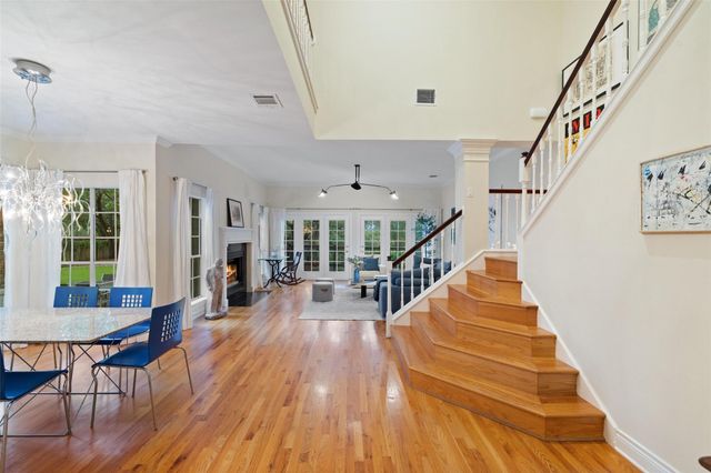 10038 Circleview DR, Austin, TX 78733