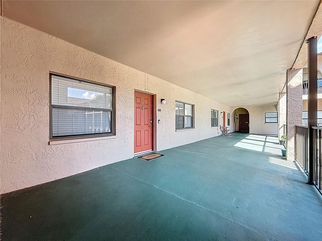 6150 GULFPORT BOULEVARD S 304, Gulfport, FL 33707