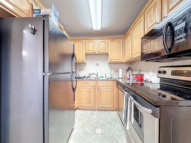 6150 GULFPORT BOULEVARD S 304, Gulfport, FL 33707