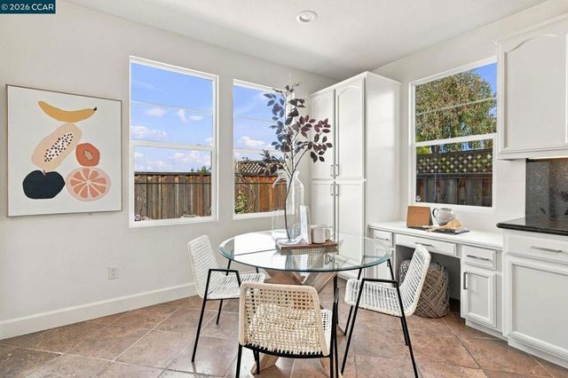 5279 S Montecito Dr, Concord, CA 94521