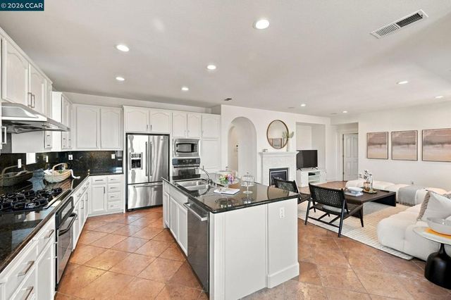 5279 S Montecito Dr, Concord, CA 94521