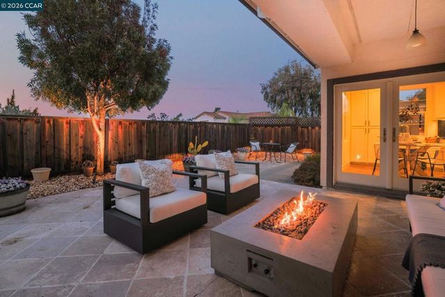 5279 S Montecito Dr, Concord, CA 94521