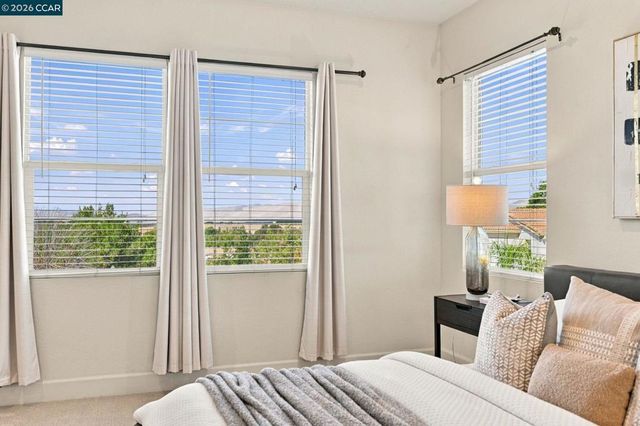 5279 S Montecito Dr, Concord, CA 94521