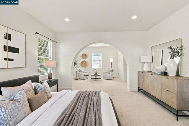 5279 S Montecito Dr, Concord, CA 94521