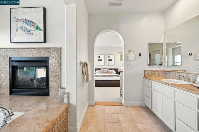 5279 S Montecito Dr, Concord, CA 94521
