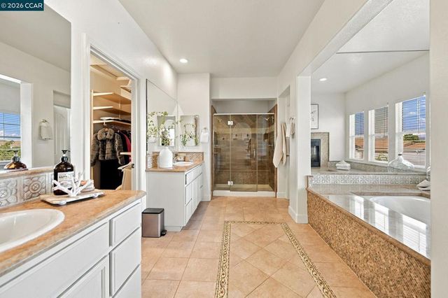 5279 S Montecito Dr, Concord, CA 94521