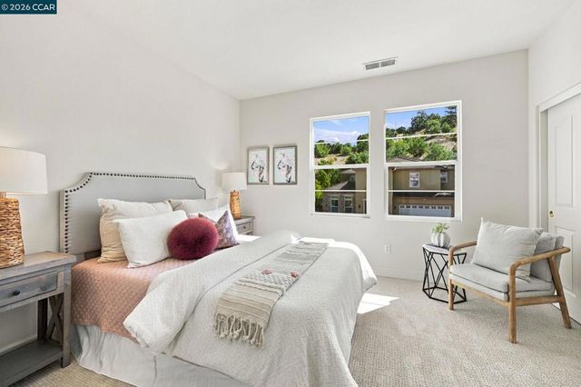 5279 S Montecito Dr, Concord, CA 94521