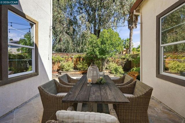 5279 S Montecito Dr, Concord, CA 94521