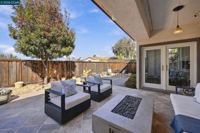 5279 S Montecito Dr, Concord, CA 94521