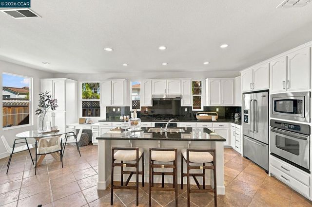5279 S Montecito Dr, Concord, CA 94521