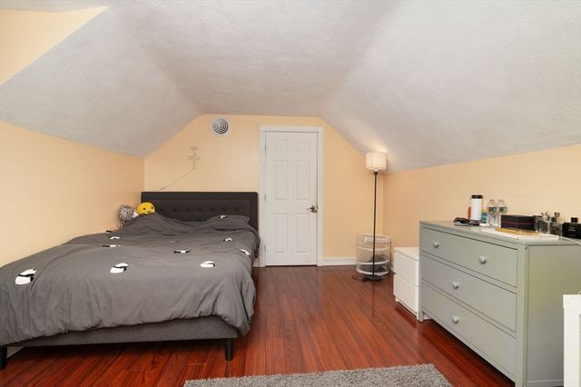 107 Fayette St, Quincy, MA 02171