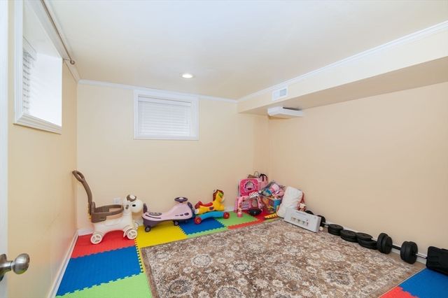 107 Fayette St, Quincy, MA 02171