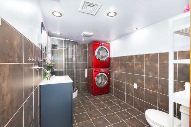 107 Fayette St, Quincy, MA 02171