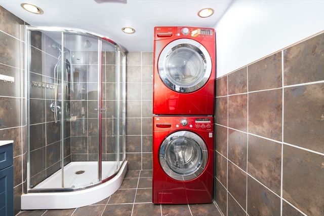 107 Fayette St, Quincy, MA 02171