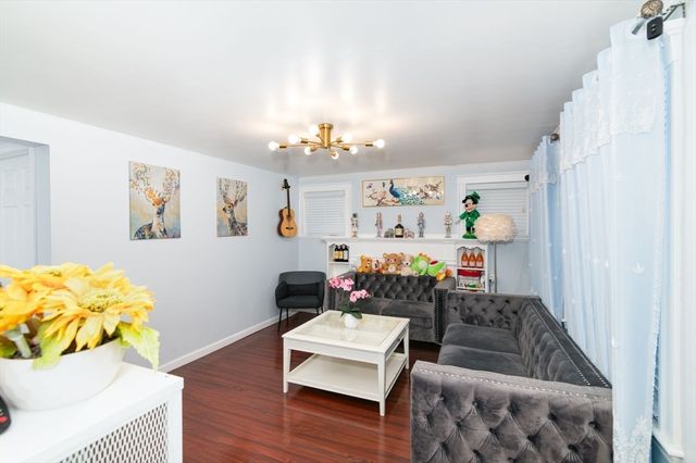 107 Fayette St, Quincy, MA 02171