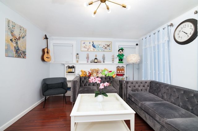 107 Fayette St, Quincy, MA 02171