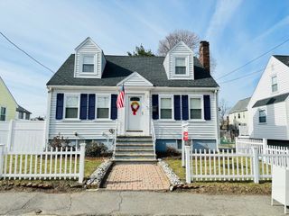 107 Fayette St, Quincy, MA 02171