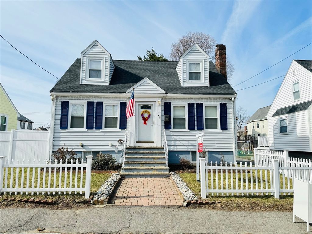 107 Fayette St, Quincy, MA 02171