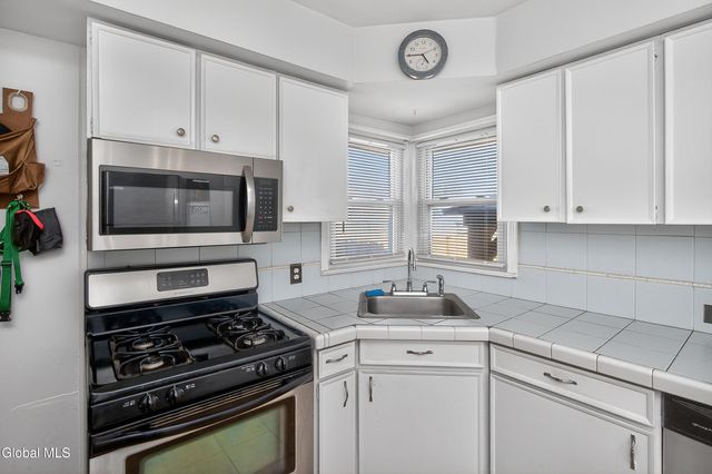 3 Brigadier Street, Colonie, NY 12205