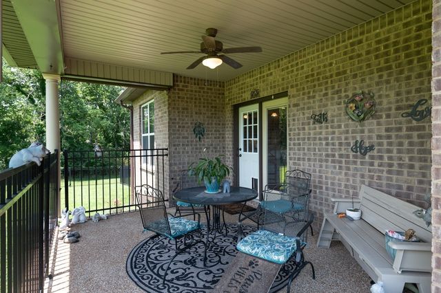 1007 Robert Lee Dr, Gallatin, TN 37066