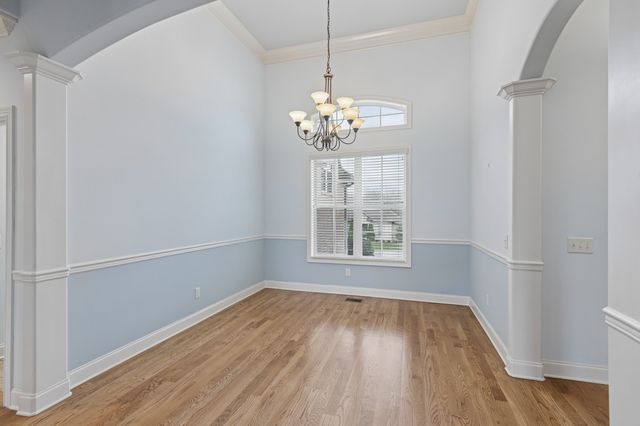 1007 Robert Lee Dr, Gallatin, TN 37066