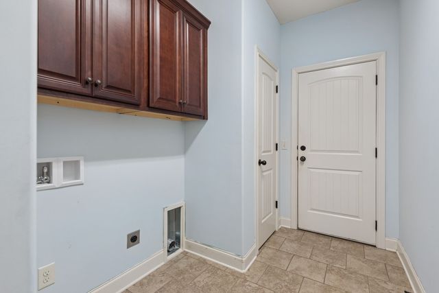 1007 Robert Lee Dr, Gallatin, TN 37066