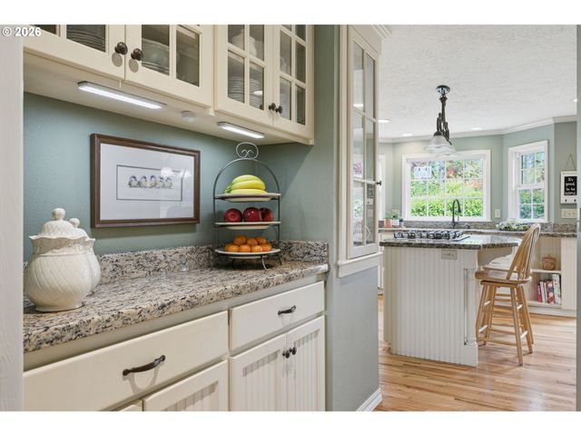 12323 Se ASHLEY St, Clackamas, OR 97015