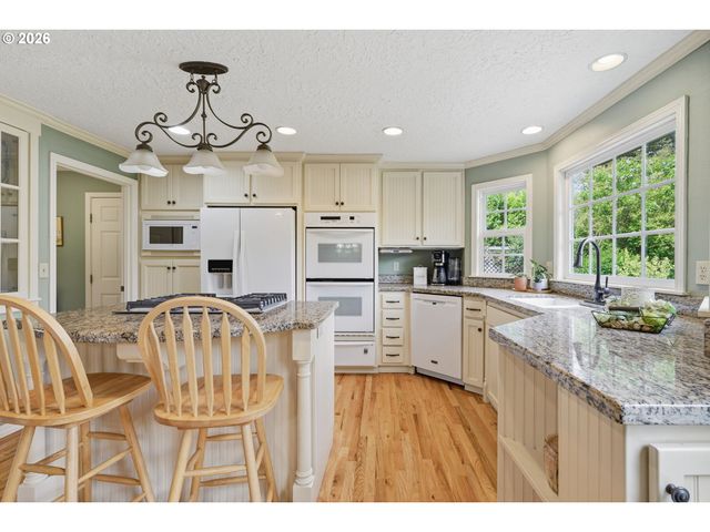 12323 Se ASHLEY St, Clackamas, OR 97015