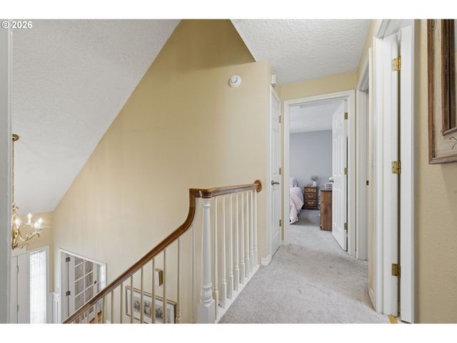 12323 Se ASHLEY St, Clackamas, OR 97015