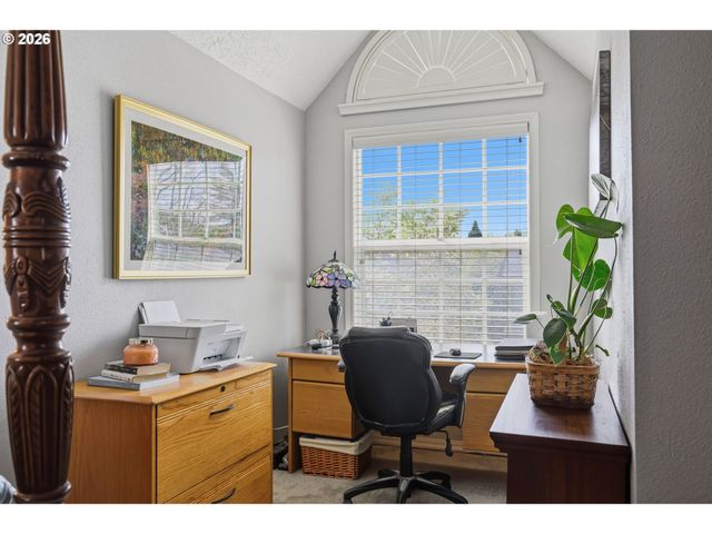 12323 Se ASHLEY St, Clackamas, OR 97015