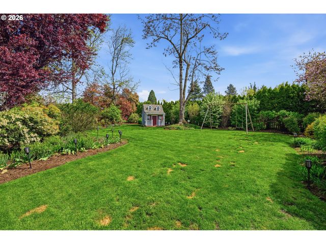 12323 Se ASHLEY St, Clackamas, OR 97015