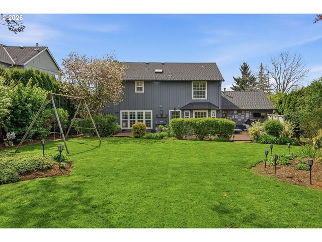 12323 Se ASHLEY St, Clackamas, OR 97015