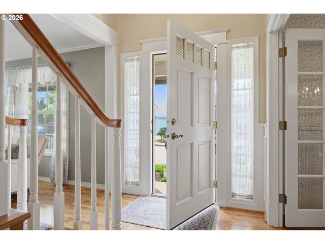 12323 Se ASHLEY St, Clackamas, OR 97015