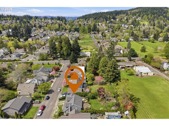 12323 Se ASHLEY St, Clackamas, OR 97015