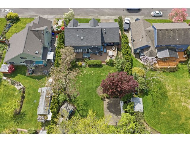 12323 Se ASHLEY St, Clackamas, OR 97015