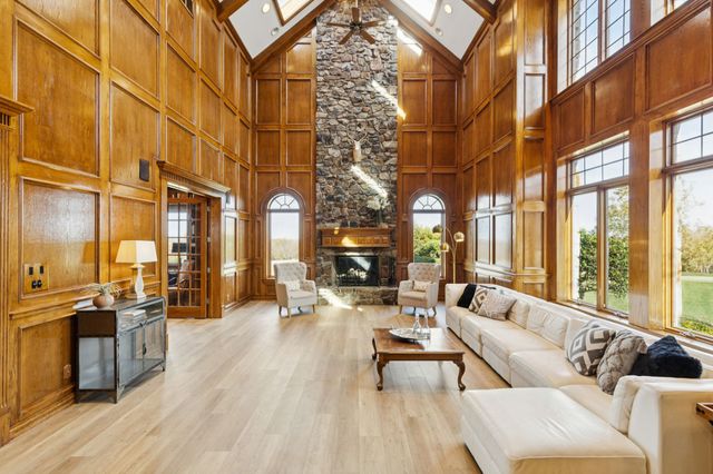 362 Woodland Hills Drive, Sherman, TX 75092