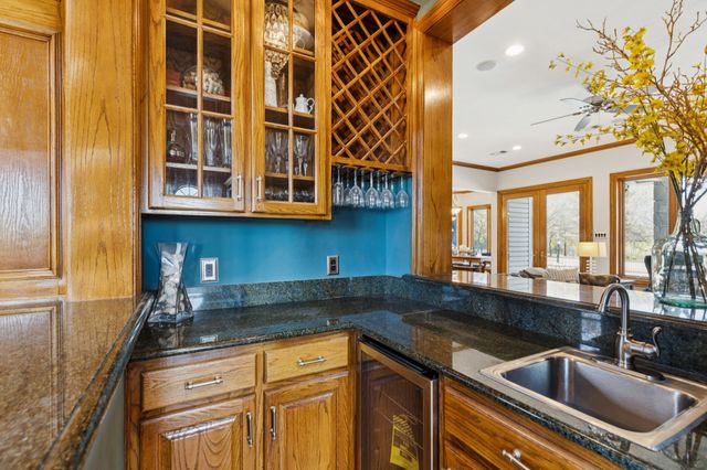 362 Woodland Hills Drive, Sherman, TX 75092