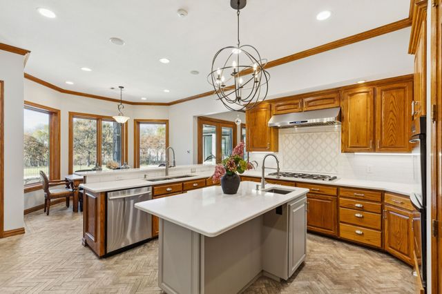 362 Woodland Hills Drive, Sherman, TX 75092